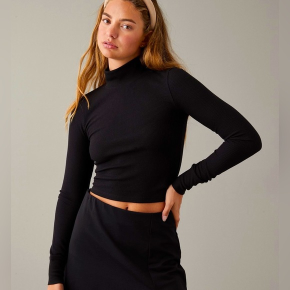 Aerie Cropped Mock Neck Top - Picture 2 of 10
